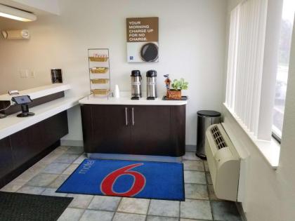 Motel 6-Normal IL - Bloomington Area - image 13