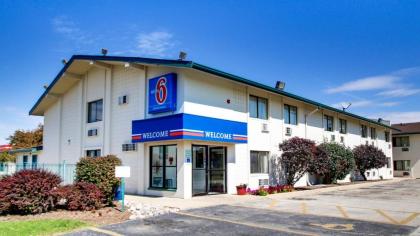 Motel 6-Normal IL - Bloomington Area - image 5