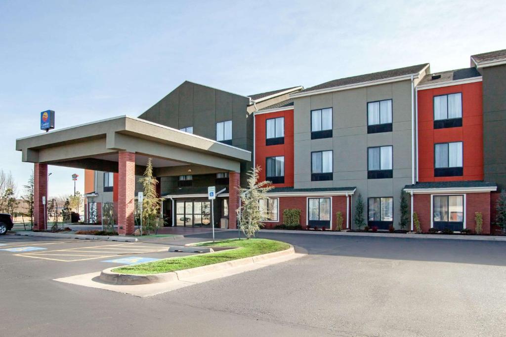 Comfort Inn & Suites Norman near University - main image