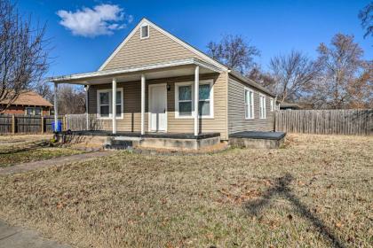 Game Day Retreat Near town Less than 2 miles from OU