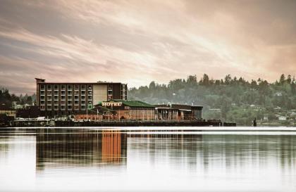 Hotel in North Bend Oregon