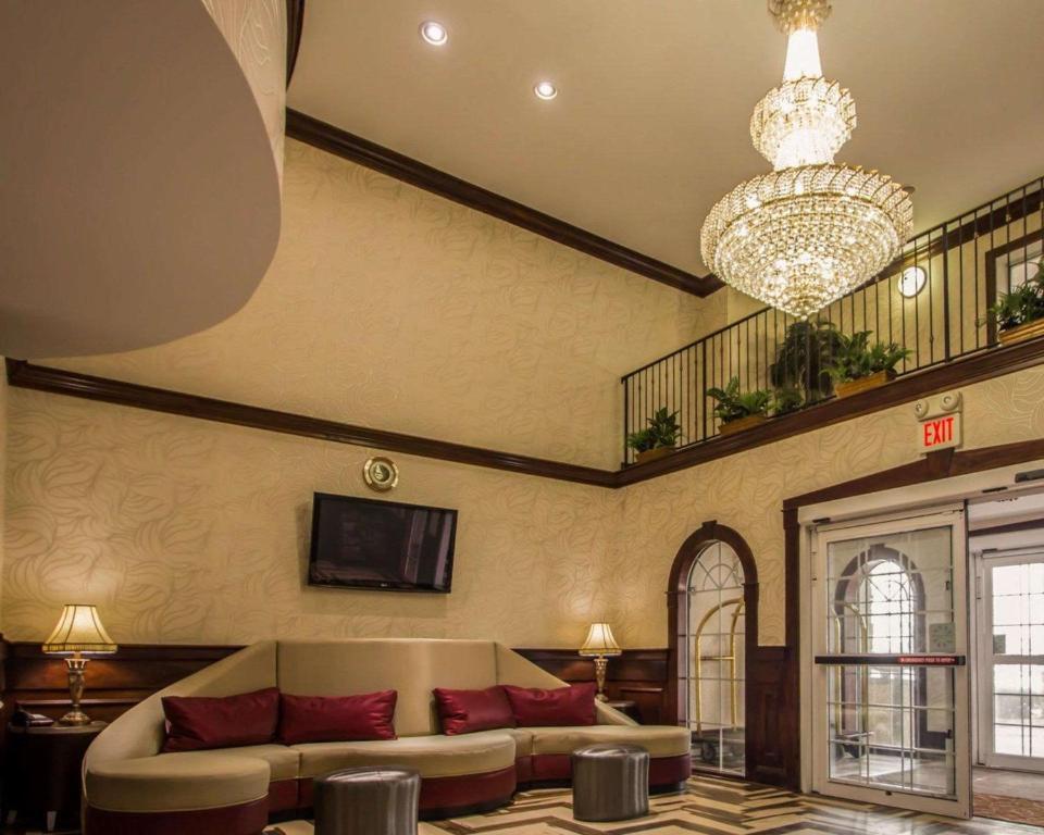 Quality Suites NYC Gateway - main image