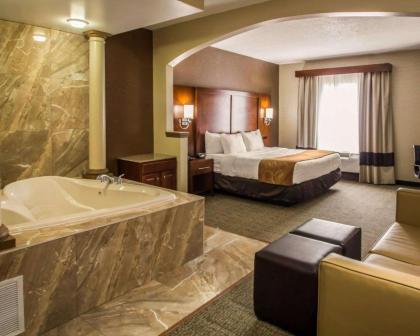 Quality Suites NYC Gateway - image 12
