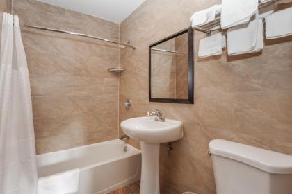 Travelodge by Wyndham Jersey City - image 10