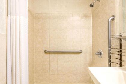 Super 8 by Wyndham North Bergen NJ/NYC Area - image 10