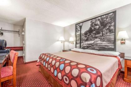 Super 8 by Wyndham North Bergen NJ/NYC Area - image 17
