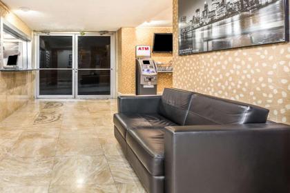 Super 8 by Wyndham North Bergen NJ/NYC Area - image 5