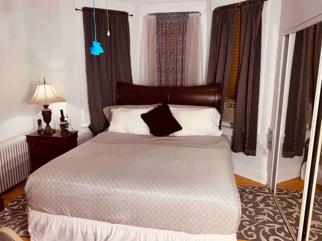 Room in Guest room - 7privateroom Jacuzzimassage Sitparking15mins2ny - main image