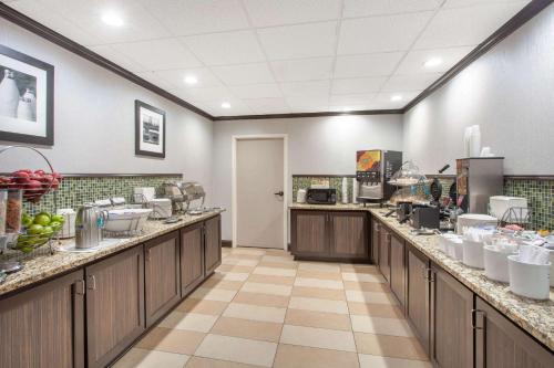 Wingate by Wyndham Charleston Airport Coliseum - main image