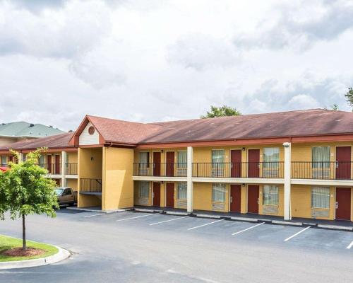 Econo Lodge North Charleston - main image