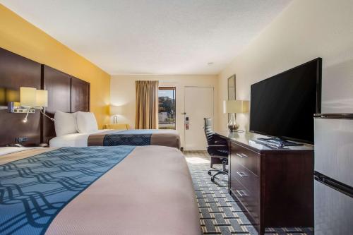 Econo Lodge North Charleston - image 5