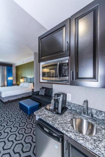 Holiday Inn Express and Suites North Charleston an IHG Hotel - image 1