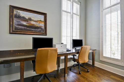Hampton Inn & Suites Charleston Airport - image 2