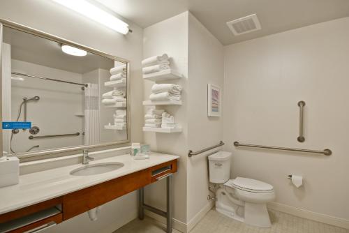Hampton Inn & Suites Charleston Airport - image 3