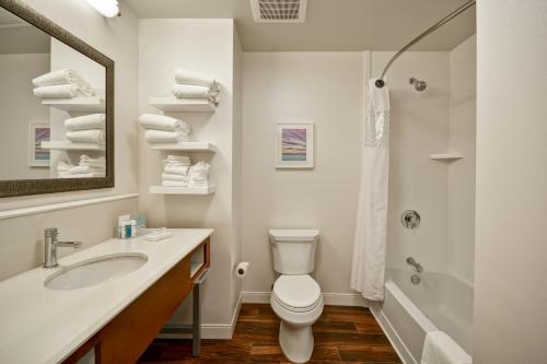 Hampton Inn & Suites Charleston Airport - image 5