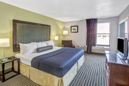 Days Inn by Wyndham Great Lakes - N. Chicago - image 2