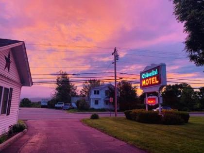 Colonial motel