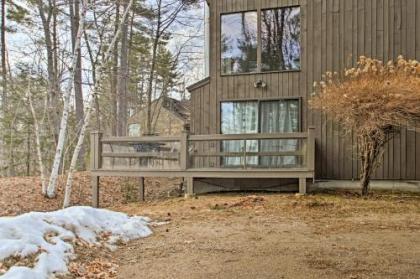 All-Season North Conway Condo with Private Hot Tub!