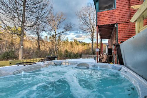 Spacious Mtn Home with Hot Tub and Loft Walk to Town! - image 3