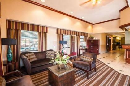 Comfort Inn and Suites North East - image 12