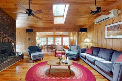Lake Living - image 10