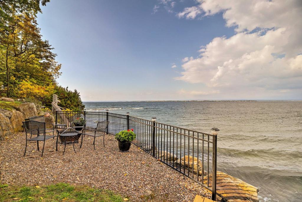 Lake Champlain Cottage with Kayak and Private Dock - image 3