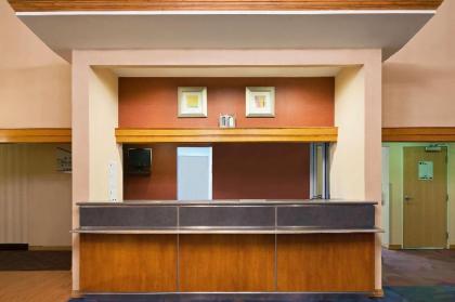 Red Roof Inn North Little Rock - image 13