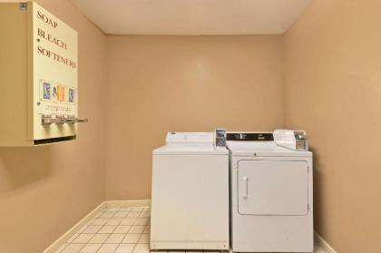 Red Roof Inn North Little Rock - image 8
