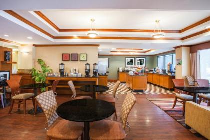 Wingate by Wyndham North Little Rock - image 10