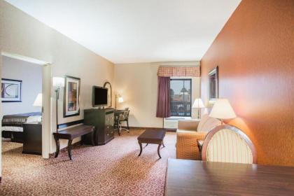 Wingate by Wyndham North Little Rock - image 8