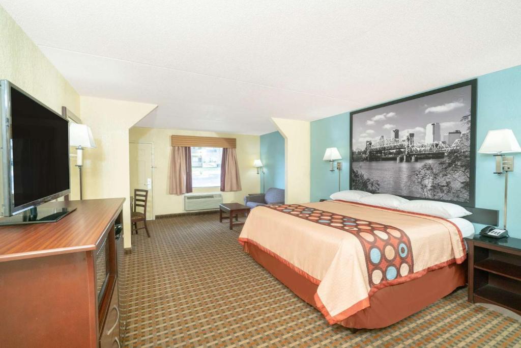 Super 8 by Wyndham North Little Rock/McCain - image 4