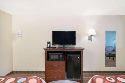Super 8 by Wyndham North Little Rock/McCain - image 9