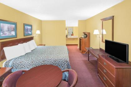 Days Inn by Wyndham N Little Rock East - image 2
