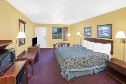 Days Inn by Wyndham N Little Rock East - image 3