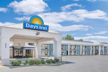 Days Inn by Wyndham N Little Rock East - image 8