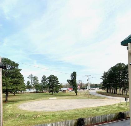 Days Inn by Wyndham North Little Rock Maumelle - image 4