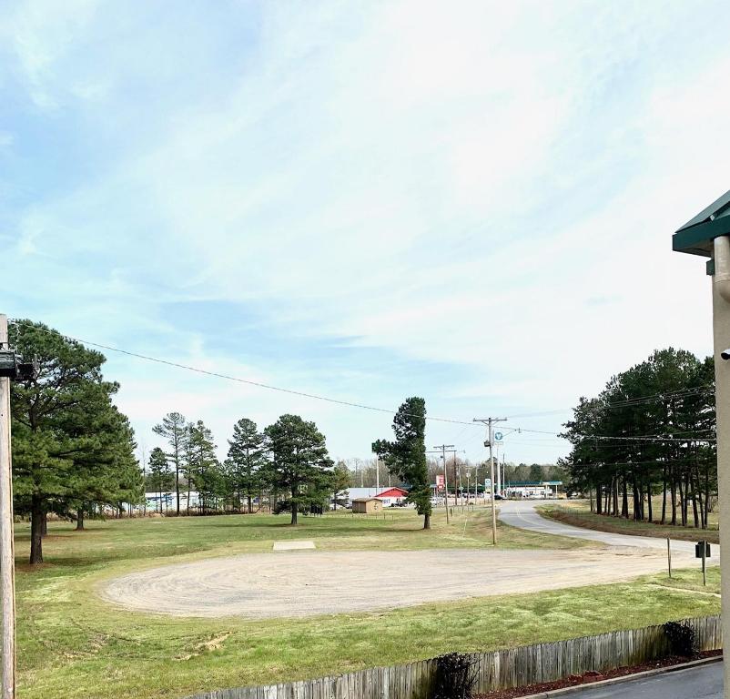 Days Inn by Wyndham North Little Rock Maumelle - image 4