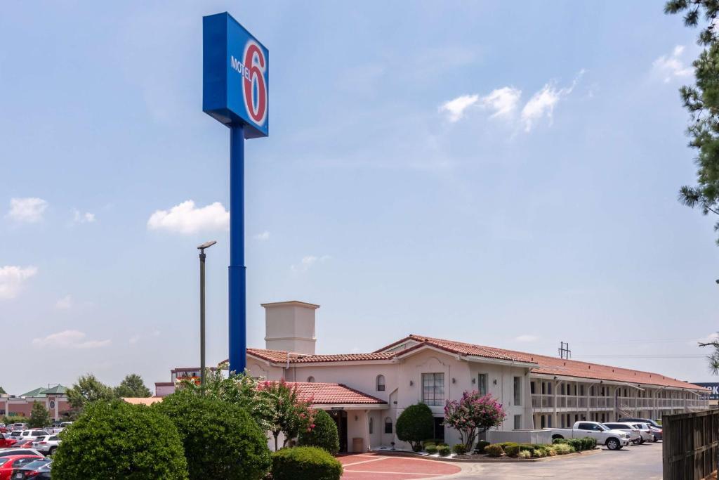 Motel 6-North Little Rock AR - McCain - image 4