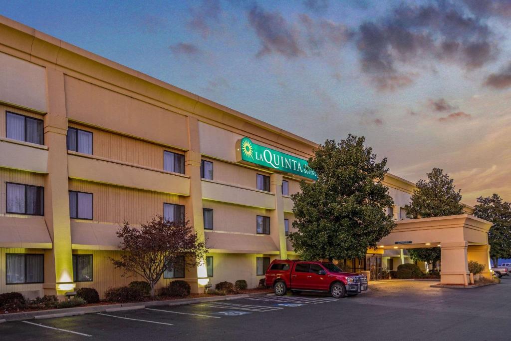 La Quinta by Wyndham N Little Rock - McCain Mall - main image