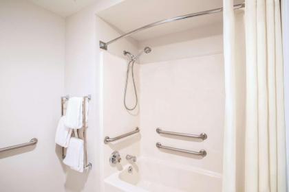 La Quinta by Wyndham N Little Rock - McCain Mall - image 12