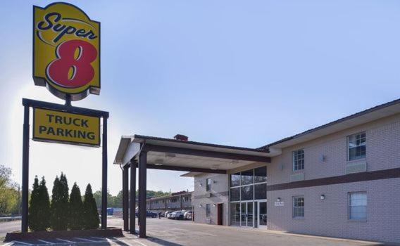 Super 8 by Wyndham Little Rock/North/Airport - main image