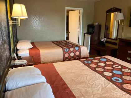 Super 8 by Wyndham Little Rock/North/Airport - image 10