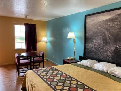 Super 8 by Wyndham Little Rock/North/Airport - image 7