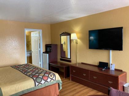 Super 8 by Wyndham Little Rock/North/Airport - image 8