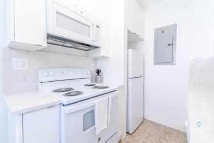 North Miami Condo Offers Great Location & Comfy Stay! - image 14