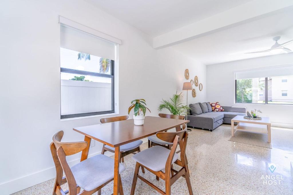 North Miami Condo Offers Great Location & Comfy Stay! - image 7
