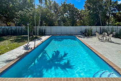 Cozy Apt in Biscayne Park Area Near Bay Harbour Beach Florida