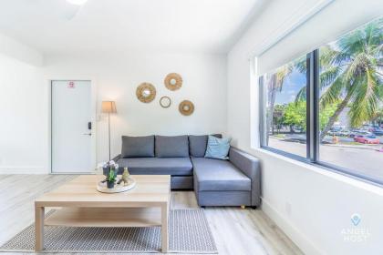 Cozy Apt in Biscayne Park Area Near Bay Harbour Beach! - image 12