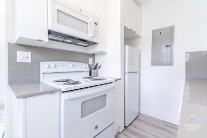 Cozy Apt in Biscayne Park Area Near Bay Harbour Beach! - image 13