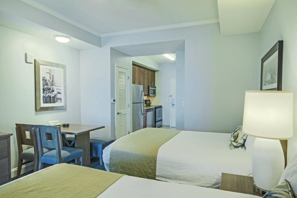 Club Wyndham Towers on the Grove - image 2